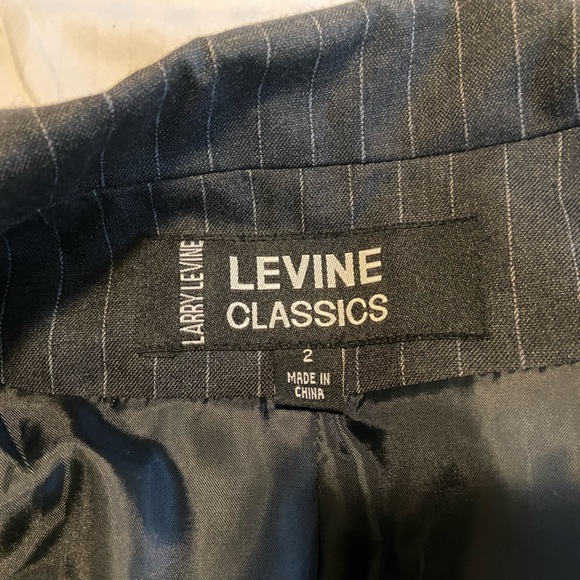 Larry Levine size 2 blazer-grey pinstripe - Picture 5 of 5